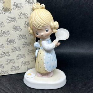 No mark PRECIOUS Moments "Eggs over easy" figurine